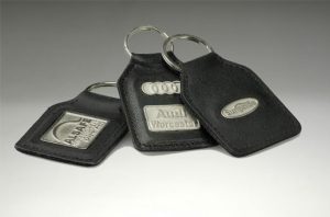 01156met-leather keyrings